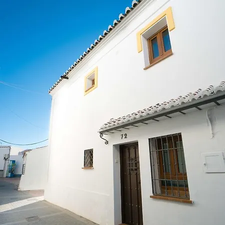 Carabeo 72 Menyber Apartmán *