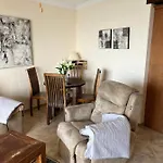 Carabeo 72 Menyber Apartment *